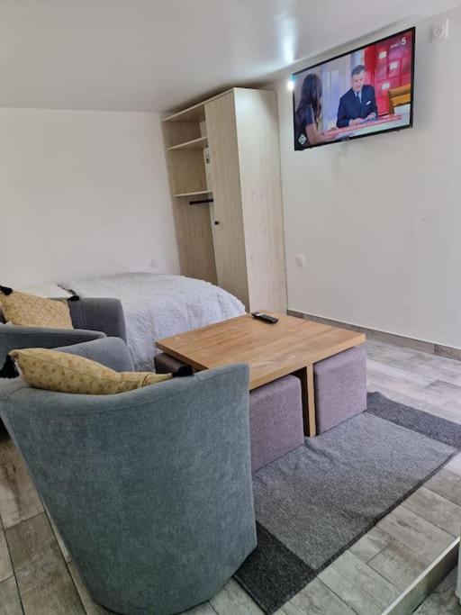 Studioneuf Equipe Cdg/Parc Expo/ Paris Aulnay-sous-Bois Ngoại thất bức ảnh